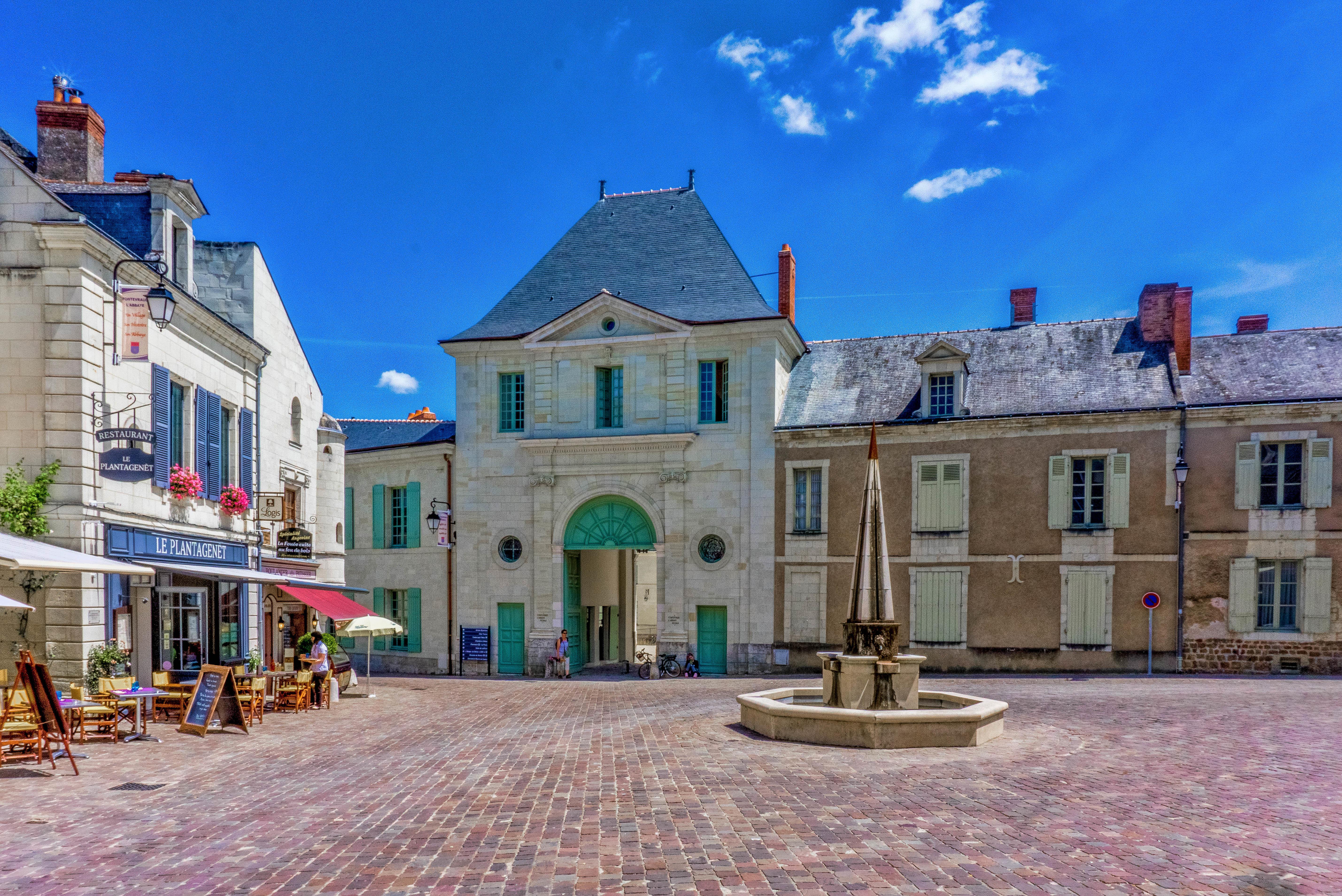 Logis Hotel La Croix Blanche Fontevraud Exterior photo